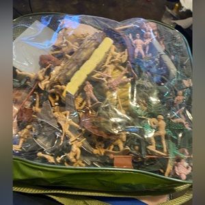 Military figurines: tanks, airplanes, foxholes, many of soldier figurines